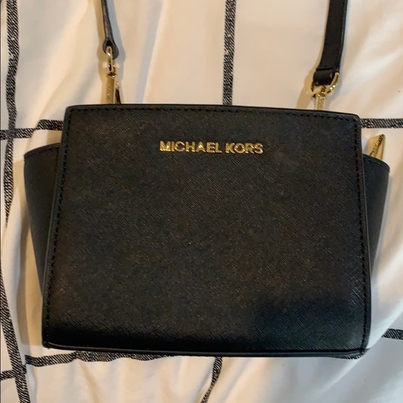 Michael Kors Handbags - Michael Kors Crossbody Bag